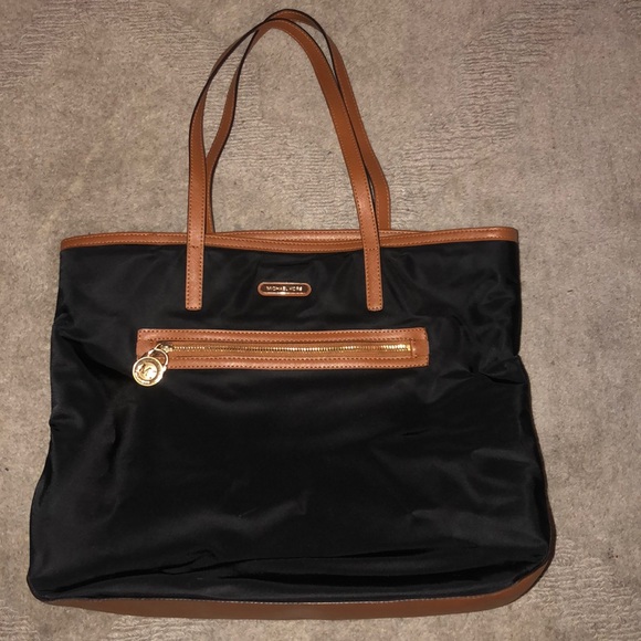 GOOD AS NEW Michael Kors Tote - Picture 1 of 8